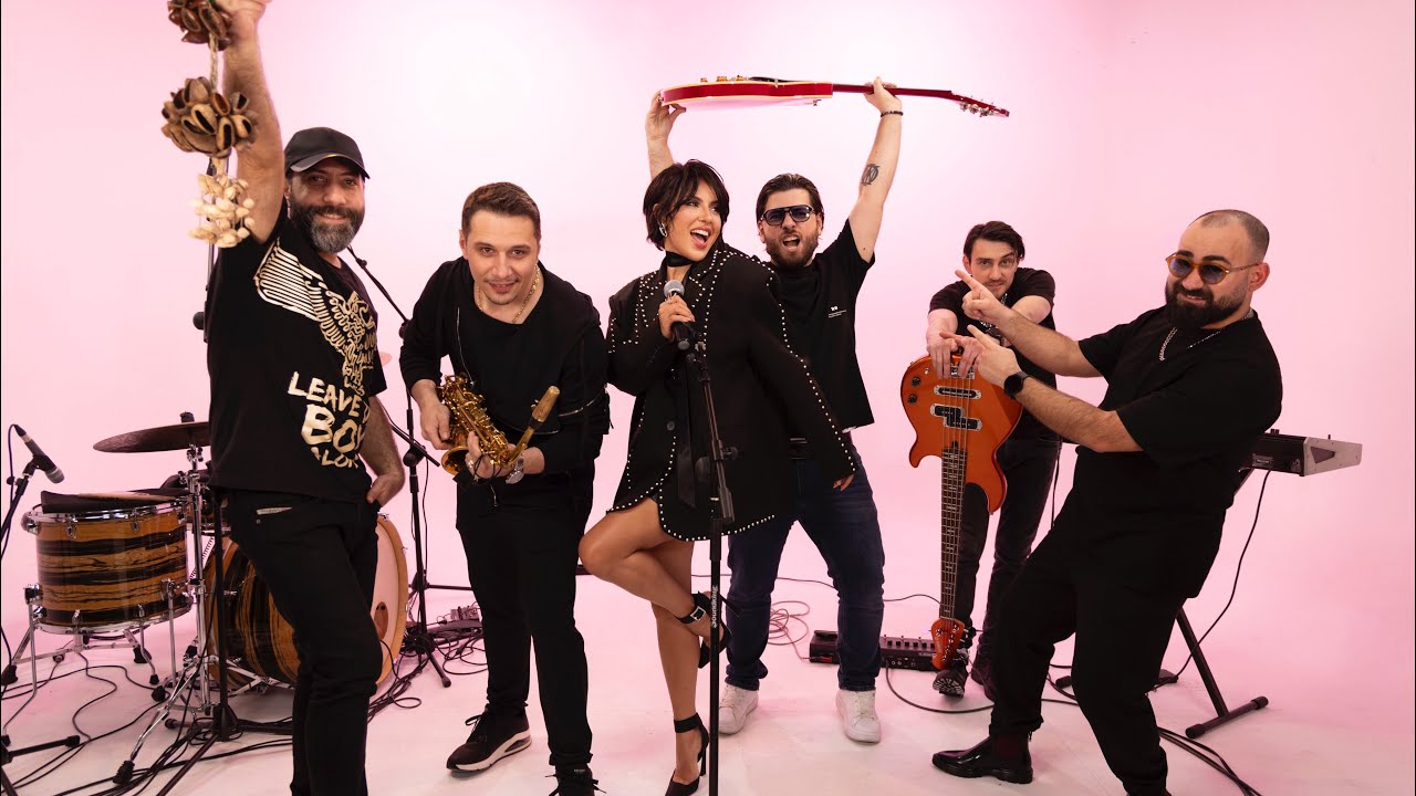 AISEL - Ürəyinə Yaz (Live Performance) Mp3 Yüklə