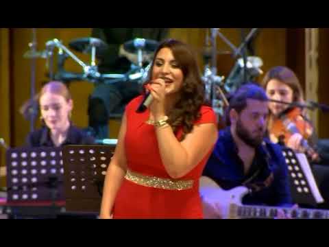 Aynur İsgəndərli - Sevgi Hekayəti ( Canlı İfa ) Mp3 Yüklə
