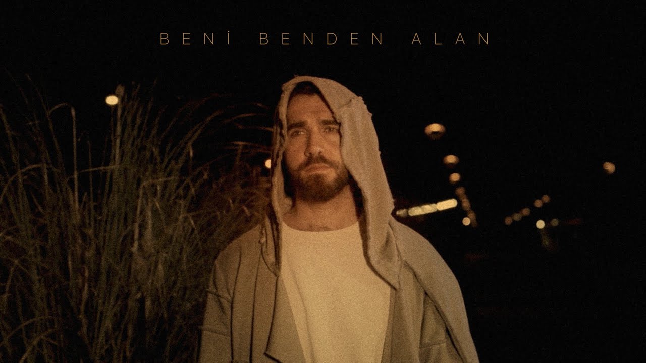 Chingiz Mustafayev - Beni Benden Alan (Official Clip) Mp3 Yüklə