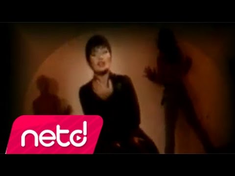 Emel Müftüoğlu - Deli Et Beni Mp3 Yüklə