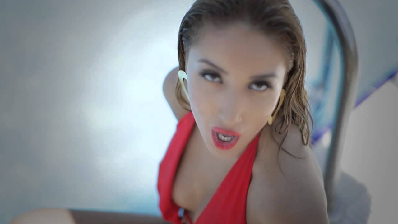 Günay İbrahimli — Dəlisiyəm Gecənin (Rəsmi Musiqi Videosu) Mp3 Yüklə