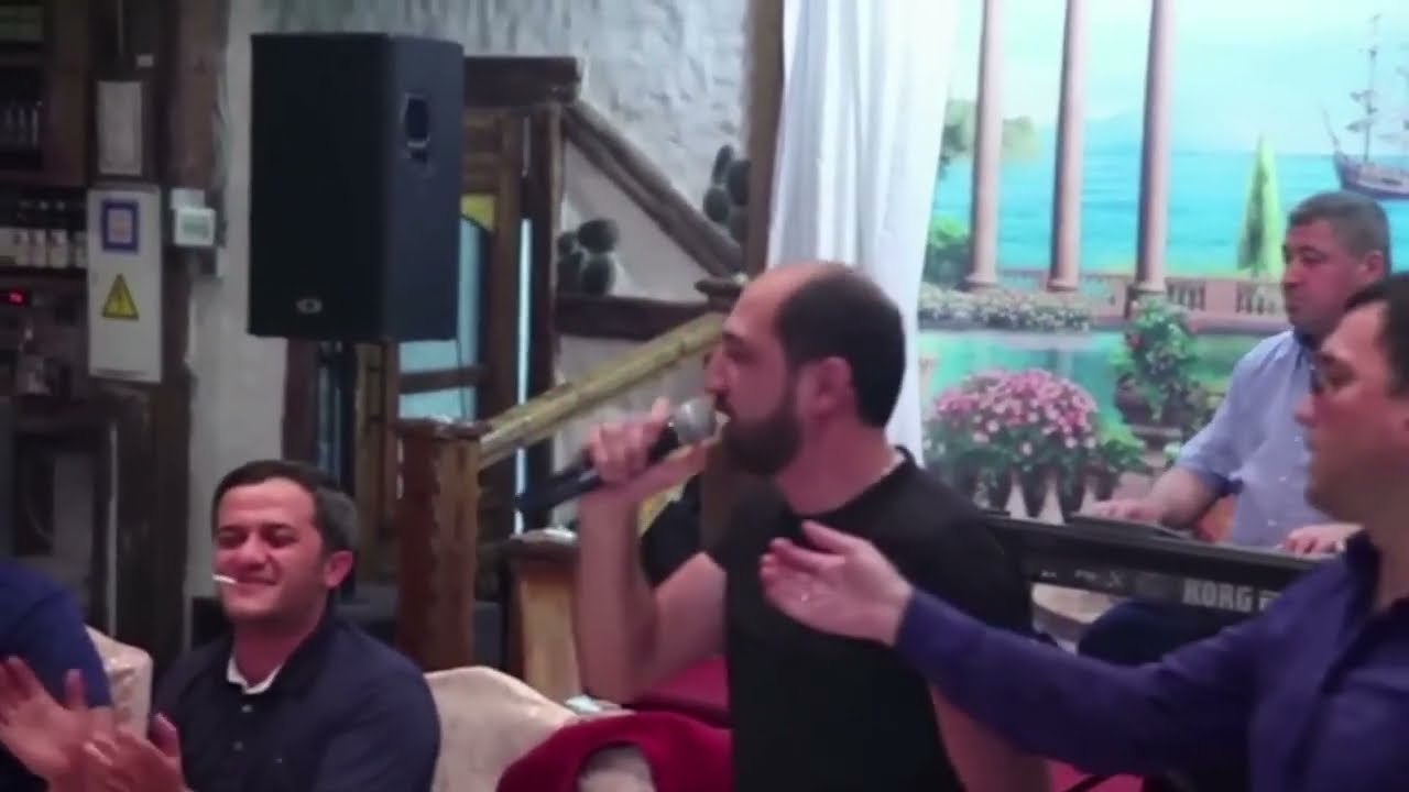 Gəmi İstəyirsənsə Dəryanı Gəzdirim Sənə - Vüqar Biləcəri Mp3 Yüklə
