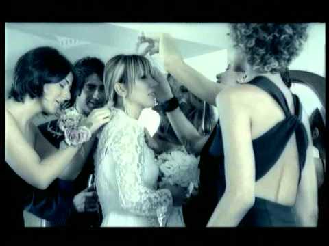 Hande Yener - Acı Veriyor Mp3 Yüklə
