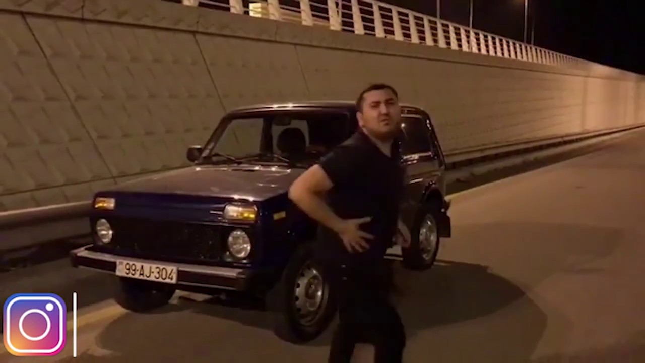 Heyassızcasına İş Veren İnsan Mp3 Yüklə