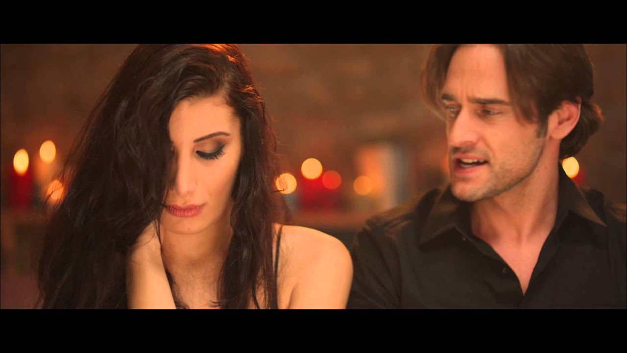 Irem Derici - Bir Miyiz Mp3 Yüklə