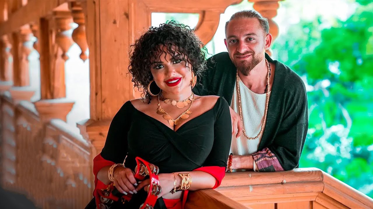 Mina Hüseyn & Ramil Amarok- Məcnun (Official Video) Mp3 Yüklə