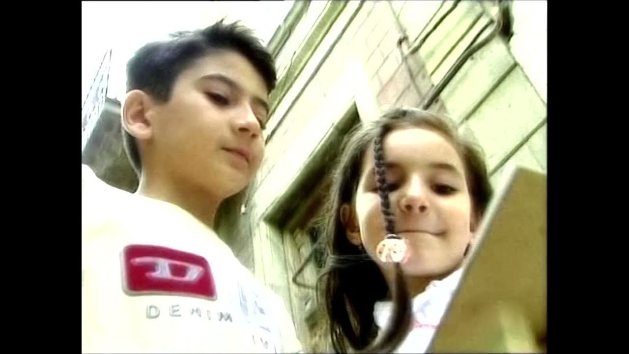 Nadir Qafarzadə — Sən Yanımda Olanda (Rəsmi Musiqi Videosu) Mp3 Yüklə