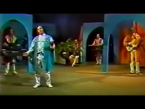 Oxuyur Niyaməddin Musayev (Arxiv Video) Mp3 Yüklə