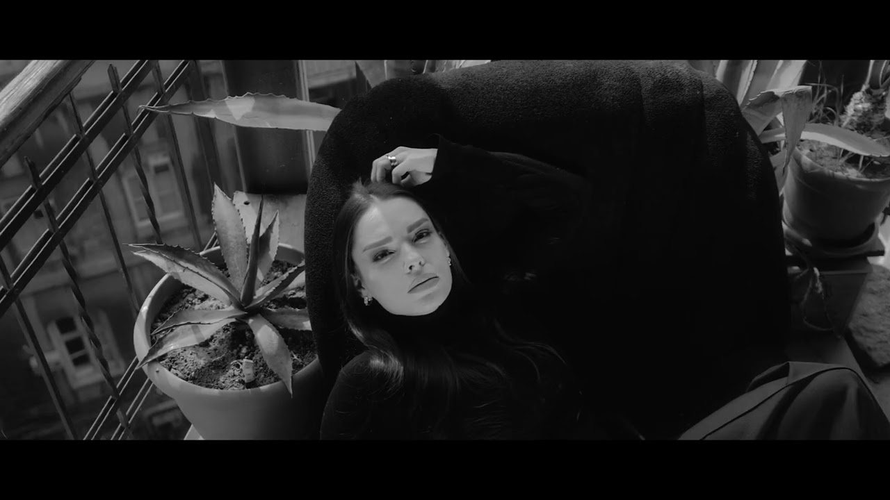 Rilaya - Yenə Də Fikrimdəsən (Rəsmi Musiqi Videosu) Mp3 Yüklə