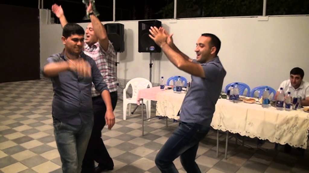 Vasif Əzimov / super popurri / Salyan / Sadiqin toyu Mp3 Yüklə