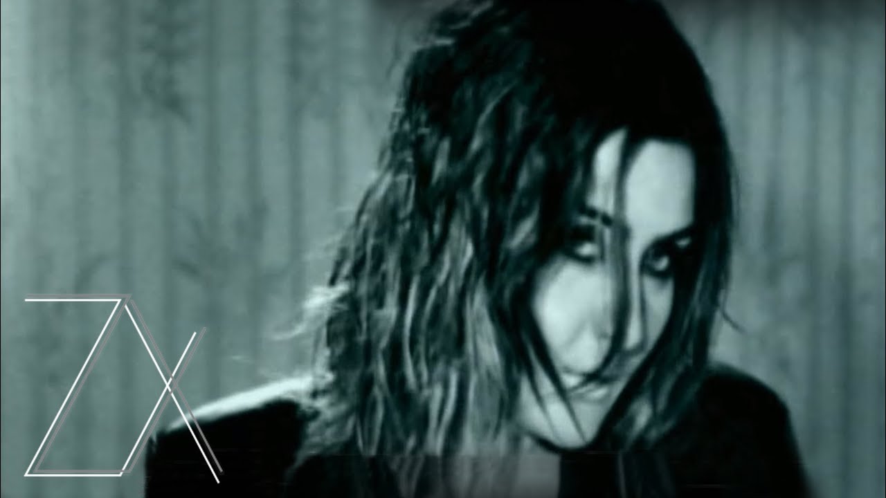 Zülfiyyə Xanbabayeva - Qəlbinə Yol (Rəsmi Musiqi Videosu) Mp3 Yüklə